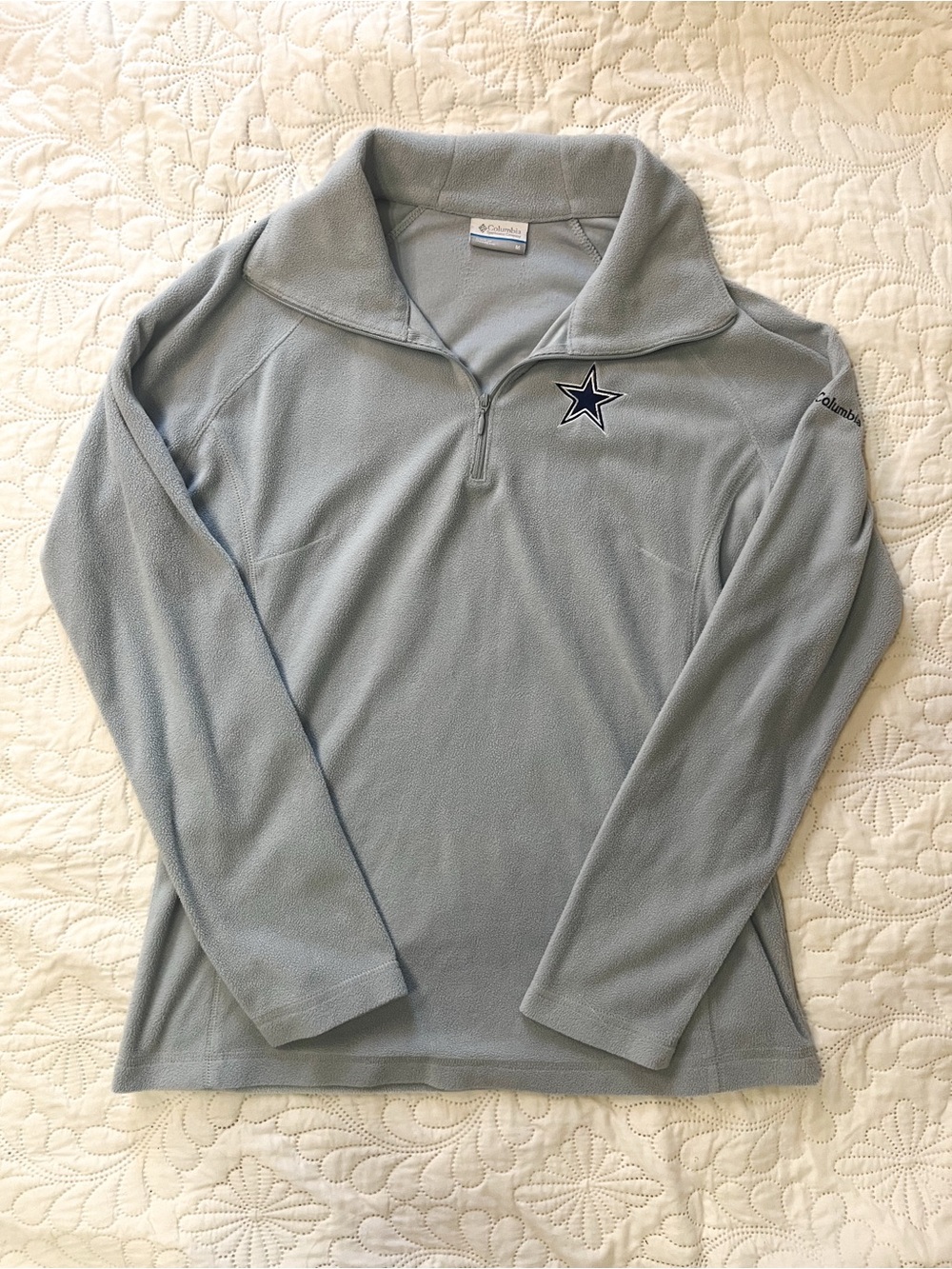 Columbia Sportswear NFL Dallas Cowboys Woman’s Zip Up.